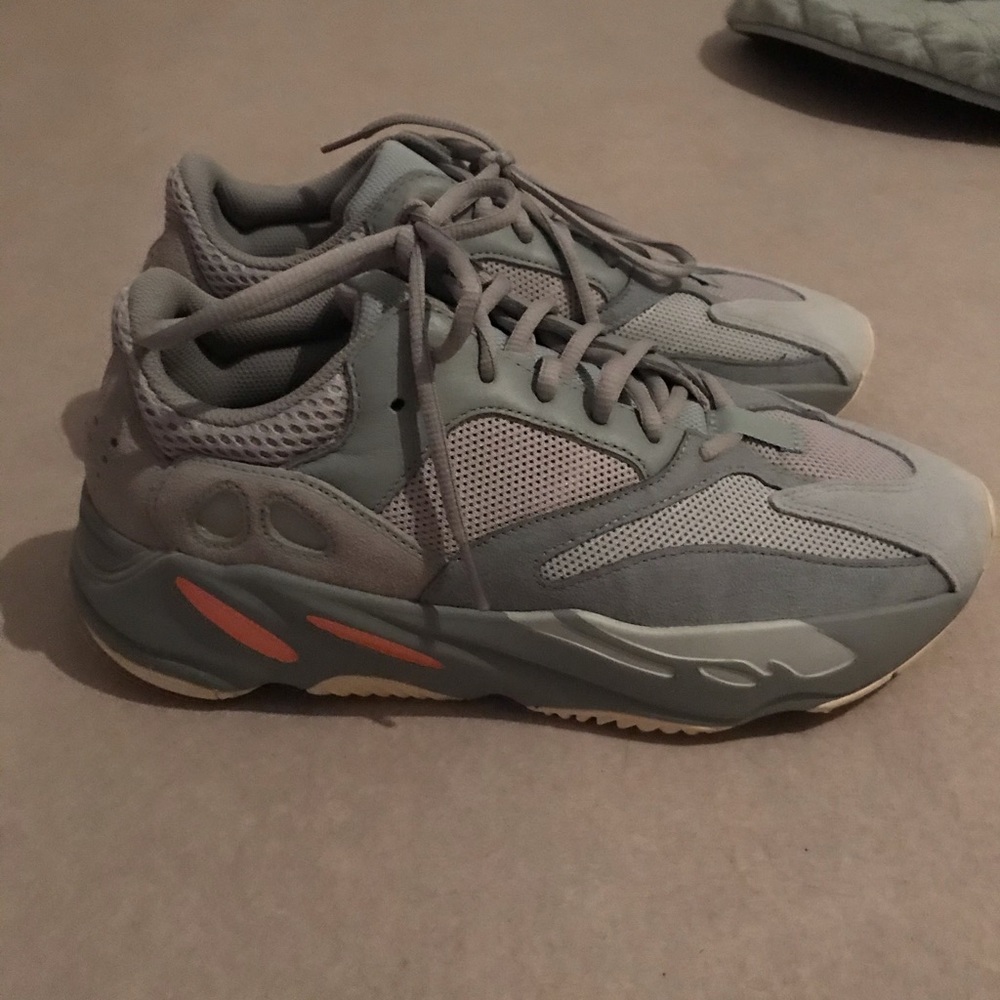 Men’s Yeezy “700 V2”